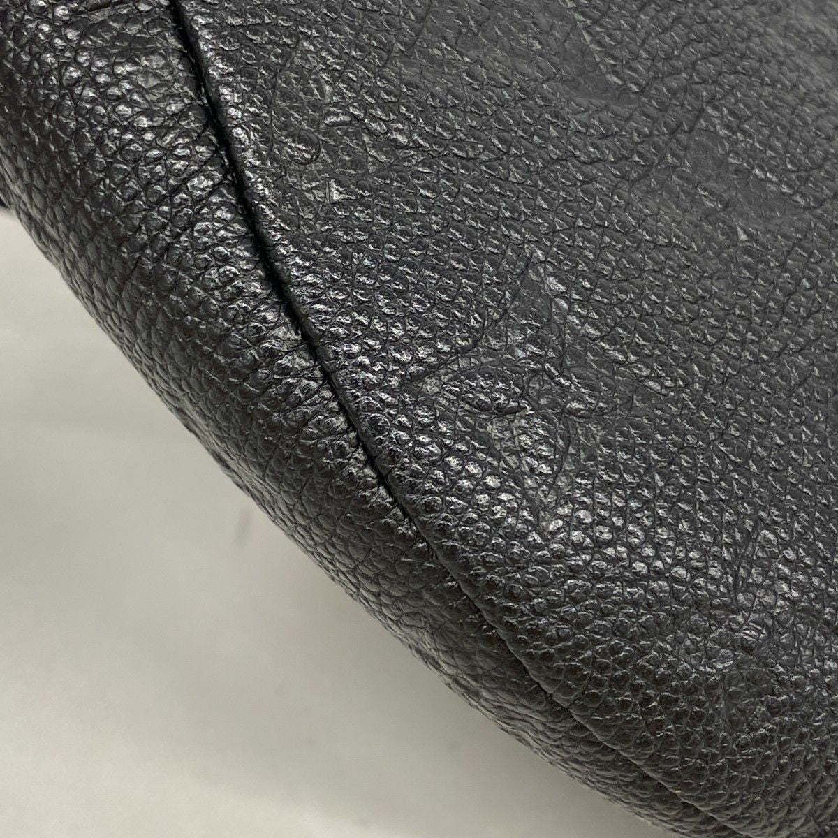 Louis Vuitton Waist Bag Monogram Empreinte Noir — view 7
