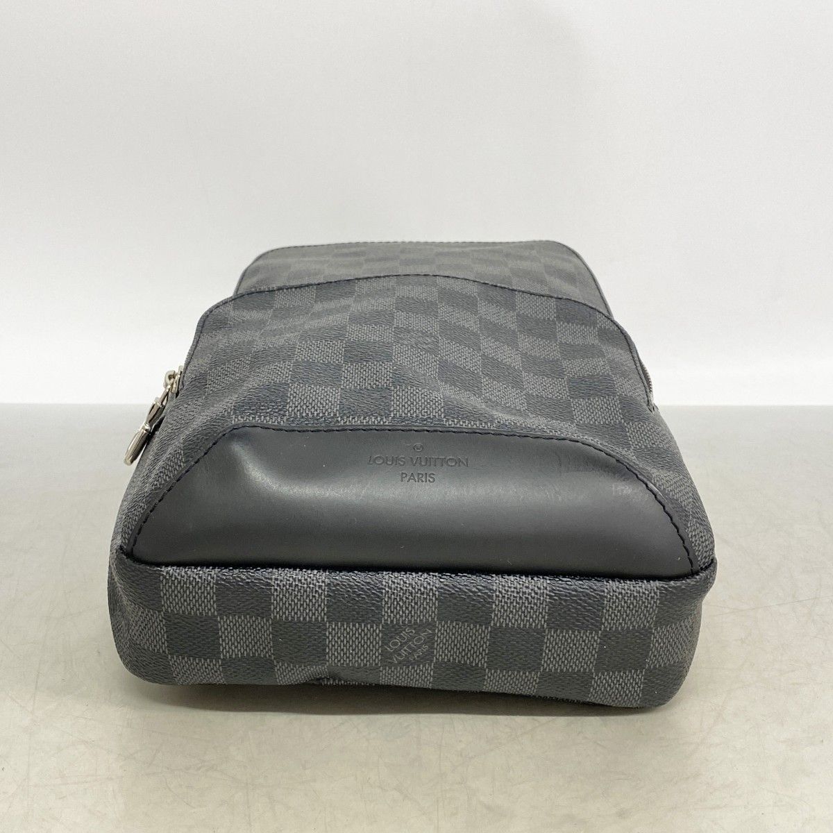 Louis Vuitton Belt Bag Damier Graphite Black — view 3