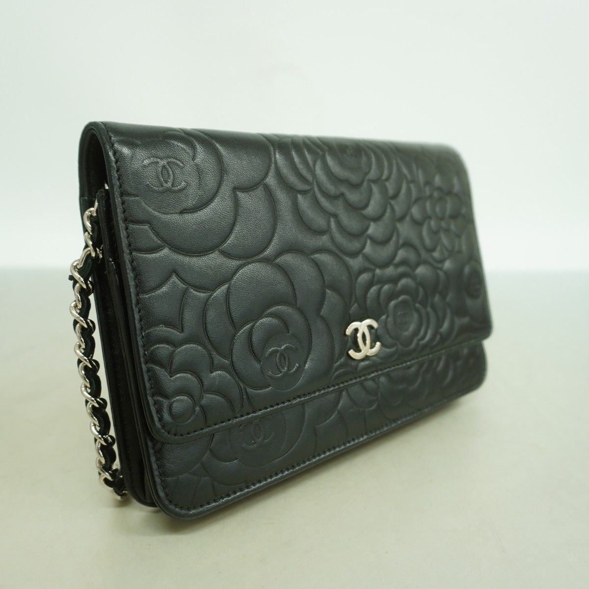 Chanel Shoulder Bag Camellia Lambskin Black Silver — view 2