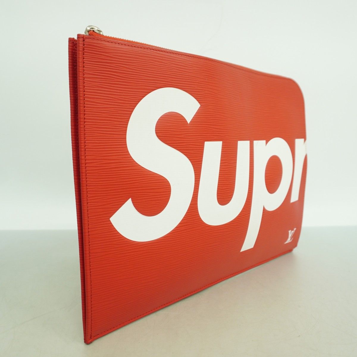 Louis Vuitton Clutch Epi Supreme Pochette GM — view 2