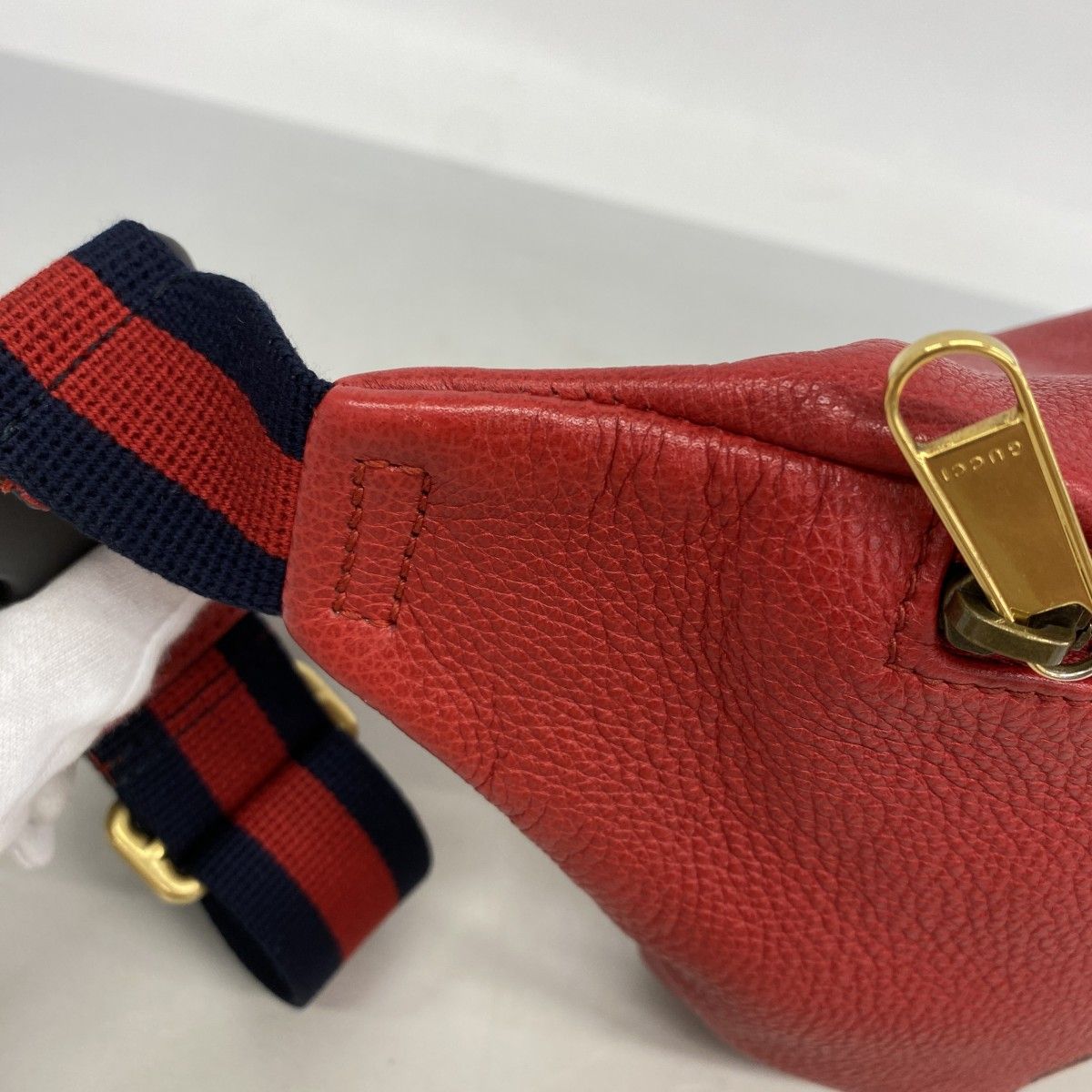 Gucci Waist Bag Leather Red Gold — view 6