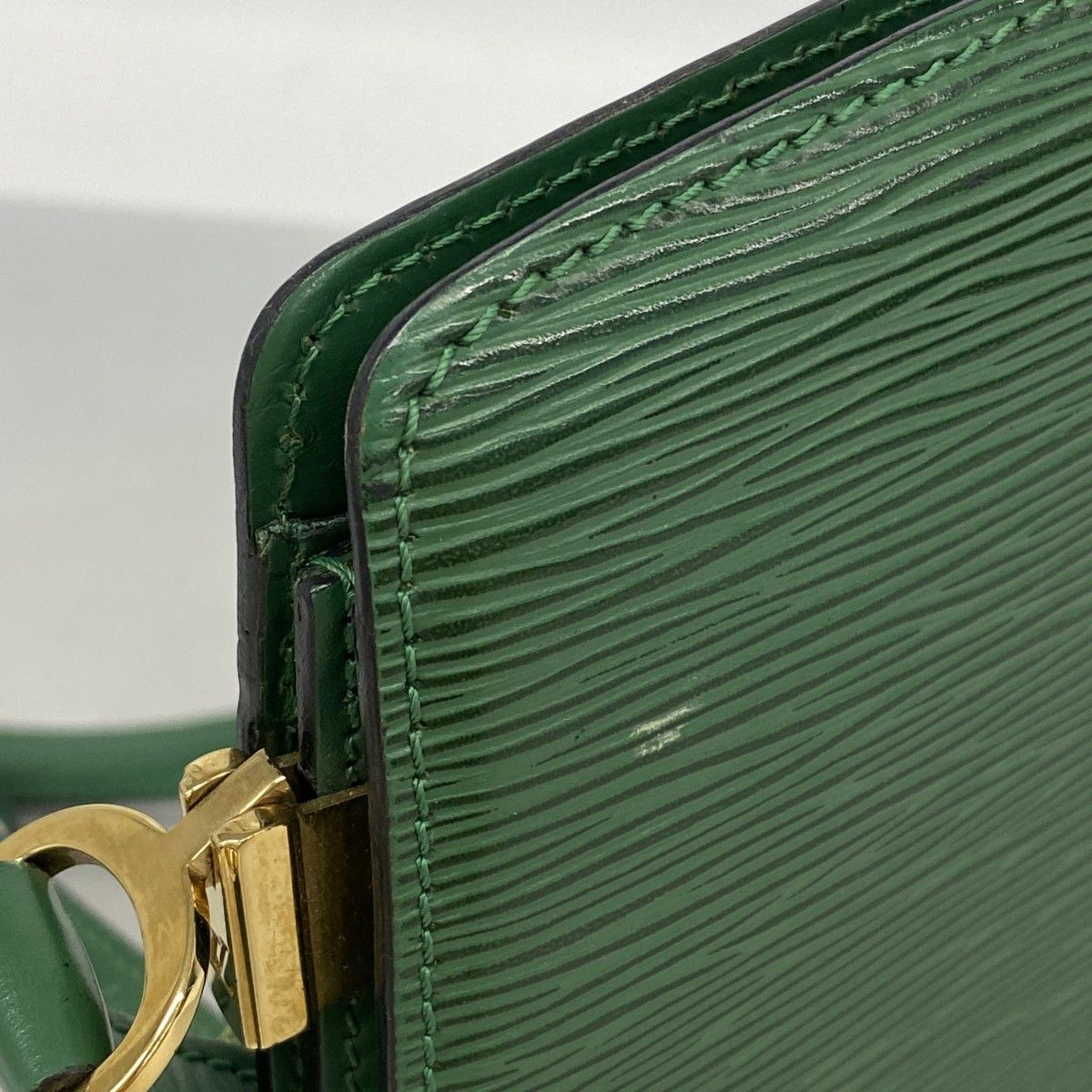 Louis Vuitton Shoulder Bag Epi Green — view 8