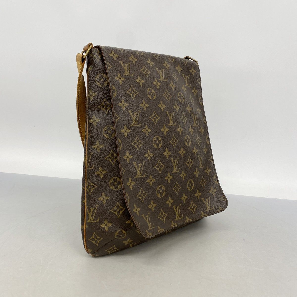 Louis Vuitton Shoulder Bag Monogram Musette Brown — view 2