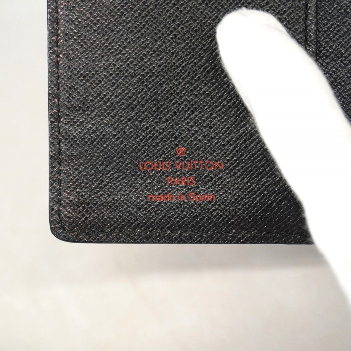 Louis Vuitton Notebook Cover Epi Agenda PM Noir — view 4