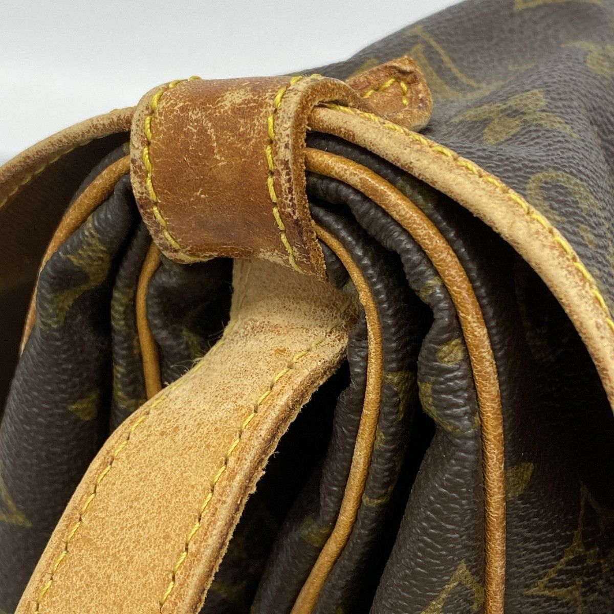 Louis Vuitton Shoulder Bag Monogram Saumur 35 Brown — view 7