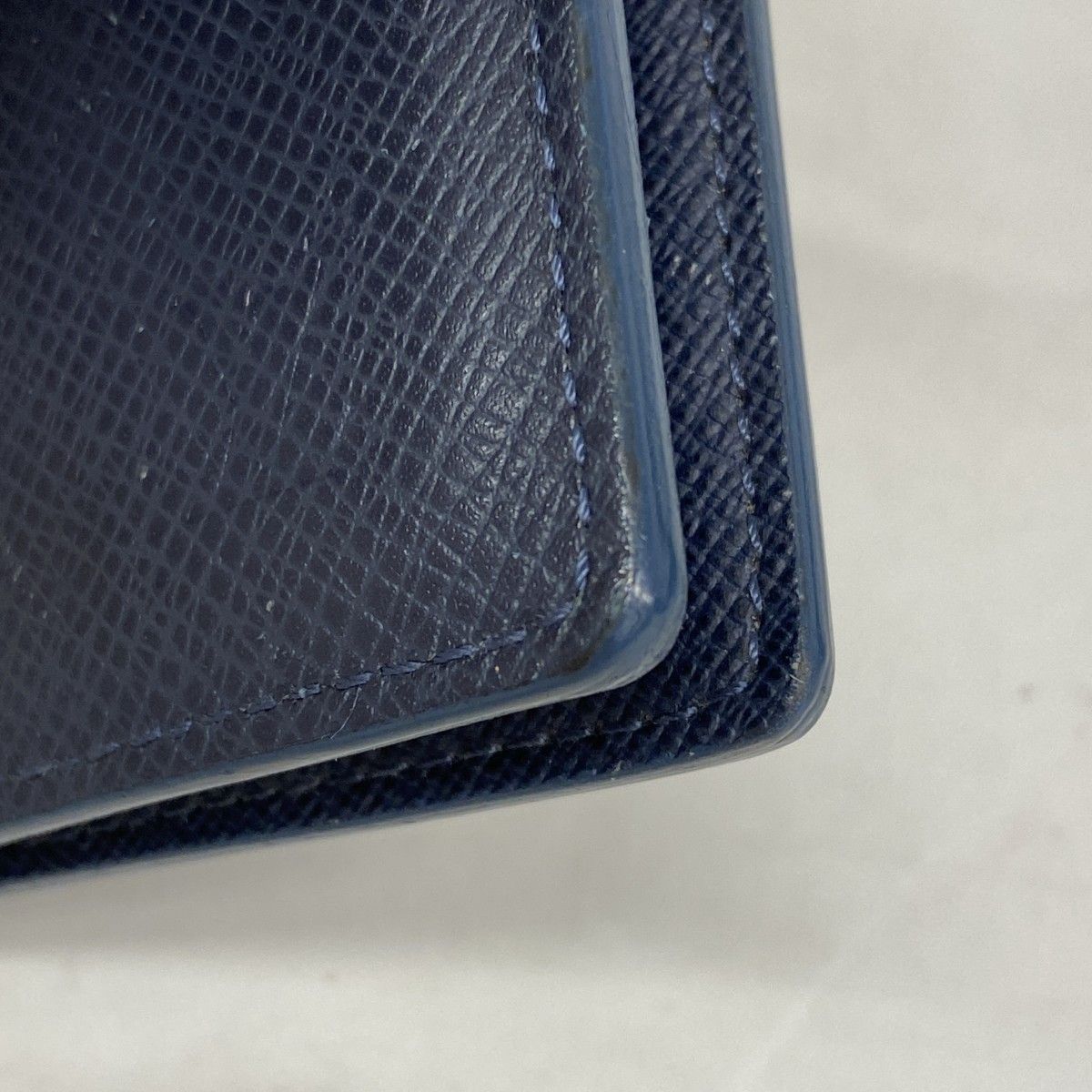 Louis Vuitton Card Case Taiga Organizer de Poche Blue — view 7