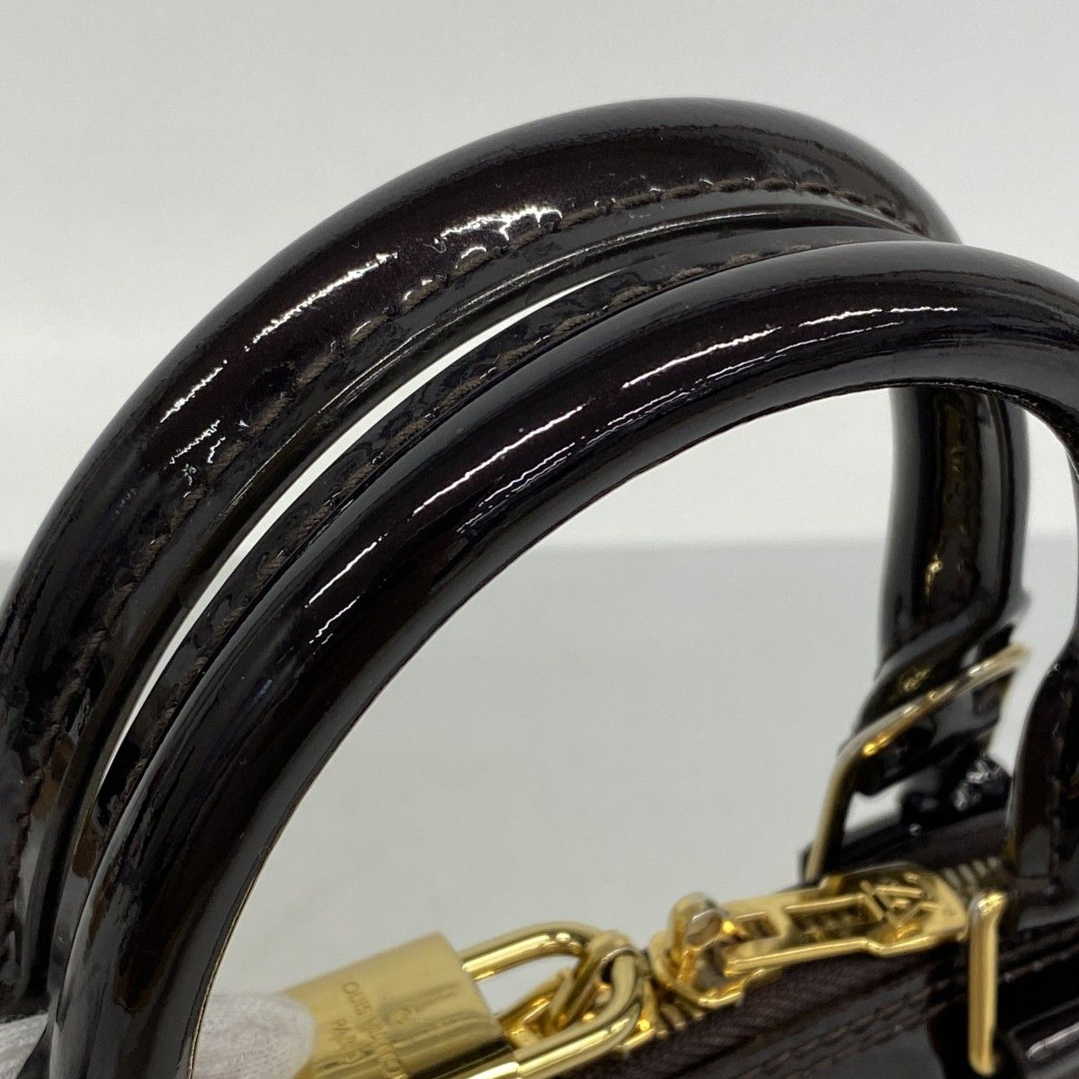 Louis Vuitton Handbag Vernis Alma BB Amarante 2-Way — view 8