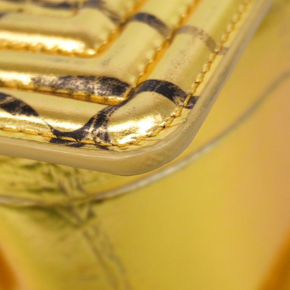Chanel Shoulder Bag Boy Leather Gold — view 8