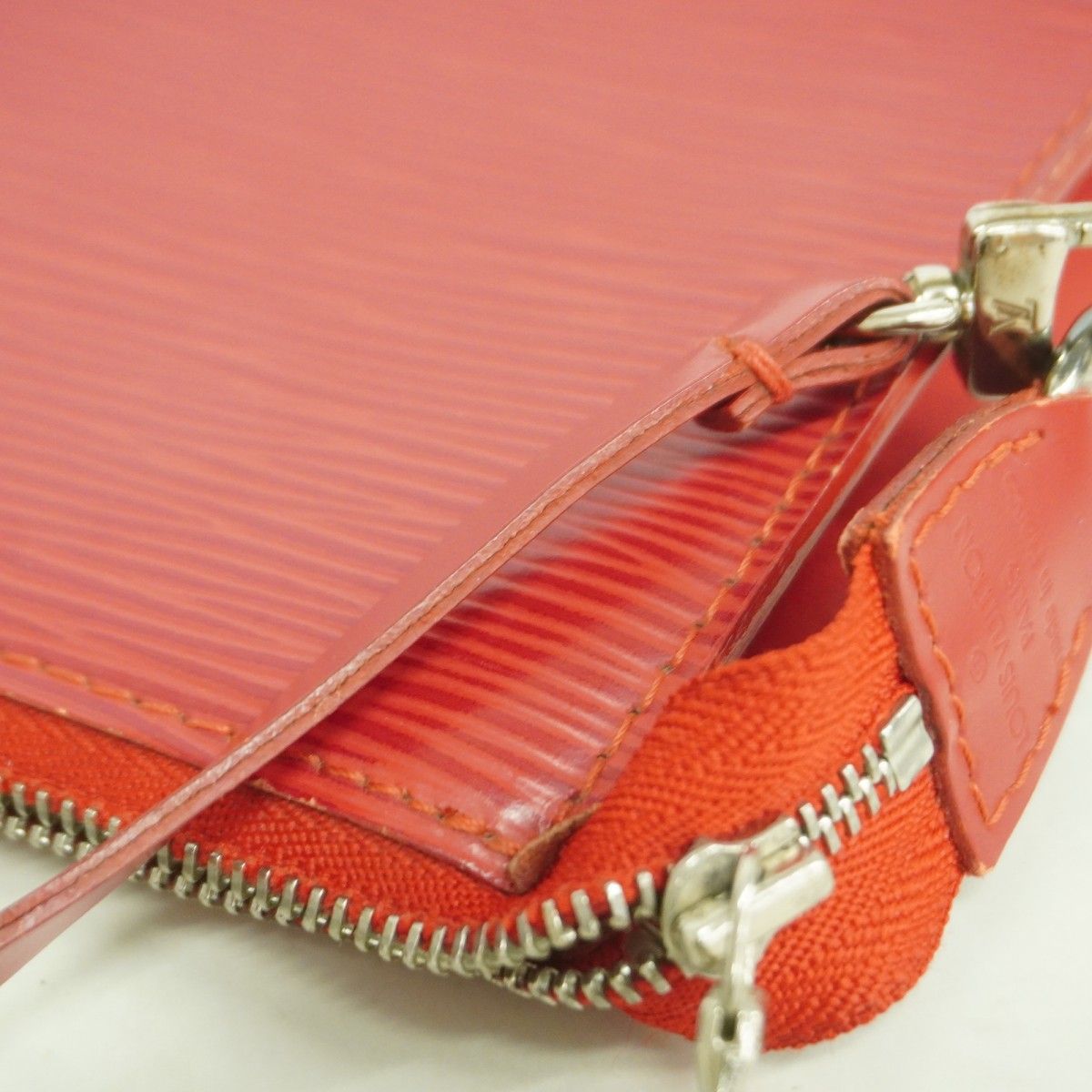 Louis Vuitton Pouch Epi Pochette Soir Castilianred — view 7