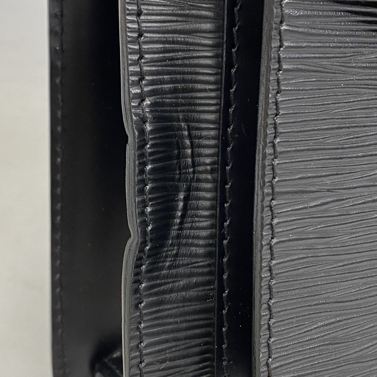 Louis Vuitton Handbag Epi Monceau 28 Noir — view 7