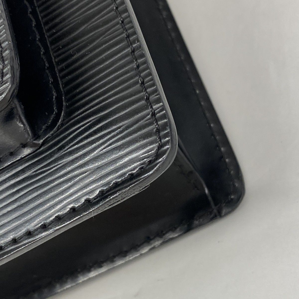 Louis Vuitton Handbag Epi Monceau 28 Noir — view 6