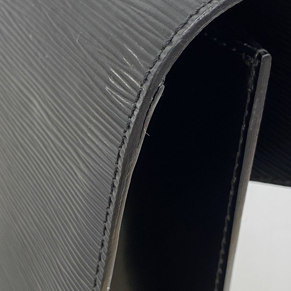 Louis Vuitton Handbag Epi Monceau 28 Noir — view 8
