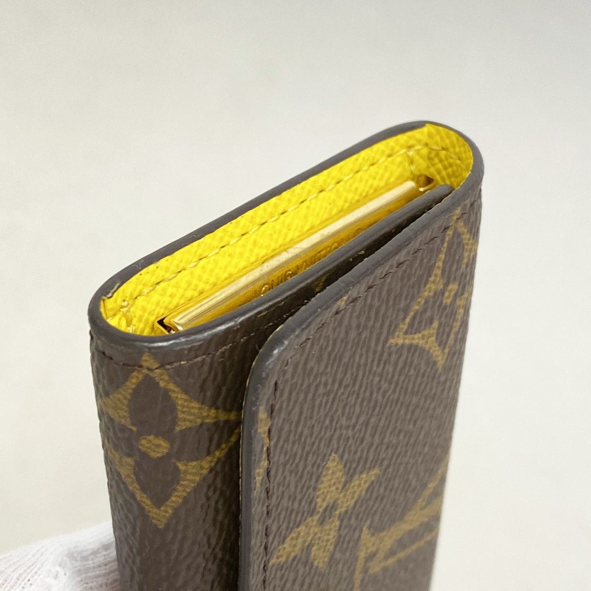 Louis Vuitton Key Case Monogram Multicles 4 Brown Key Holder — view 5