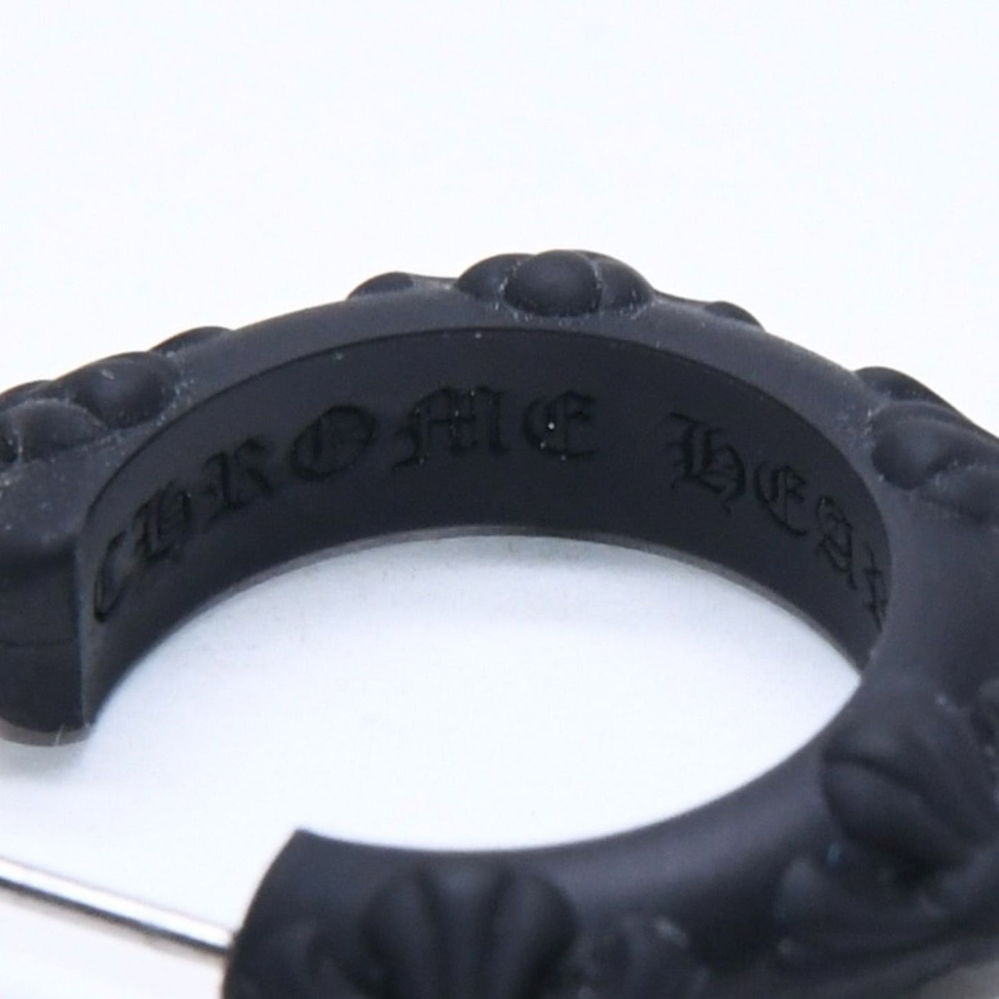 Chrome Hearts Rubber Hoop Cross Small Band Silicon Earrings Black — view 7