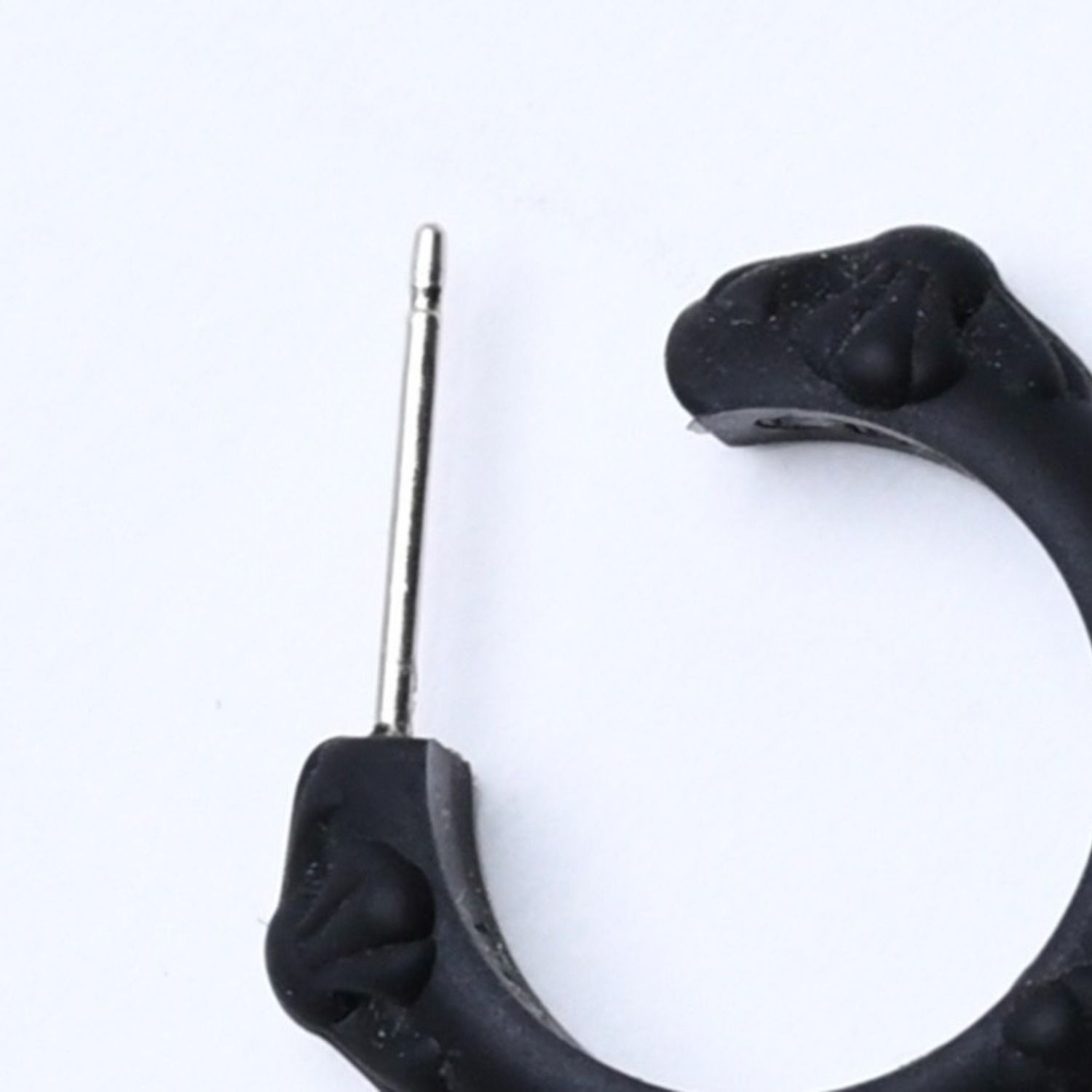 Chrome Hearts Rubber Hoop Cross Small Band Silicon Earrings Black — view 6