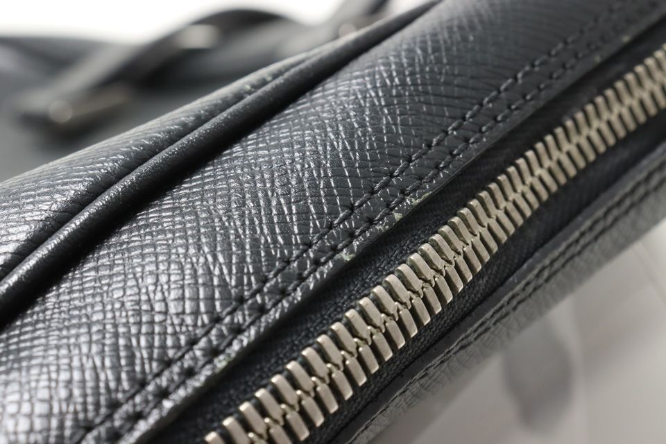 Louis Vuitton Taiga Briefcase Business — view 8
