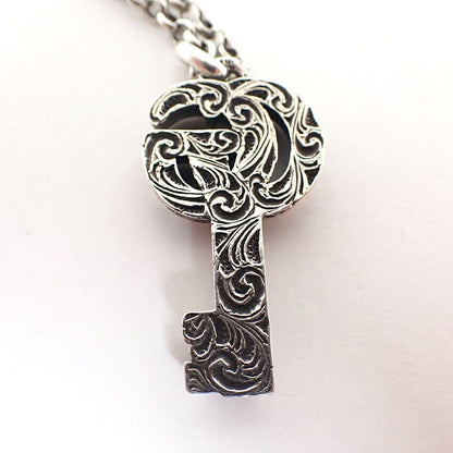 Gucci 925 Double Key Arabesque Pendant — view 5