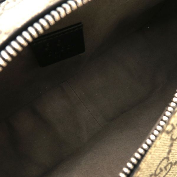 Gucci GG Supreme Clutch — view 4