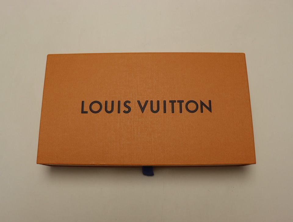 Louis Vuitton Monogram Empreinte Portefeuille Sarah Wallet — view 8