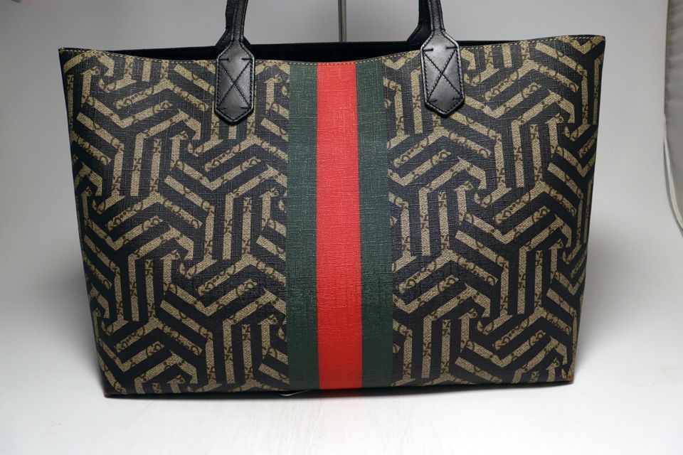 Gucci GG Carre Ido Bee Supreme Canvas Tote — view 2