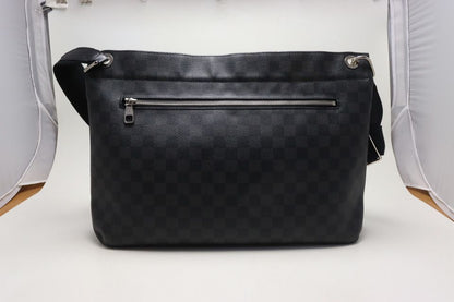 Louis Vuitton Damier Graphite Hunter Shoulder — view 2