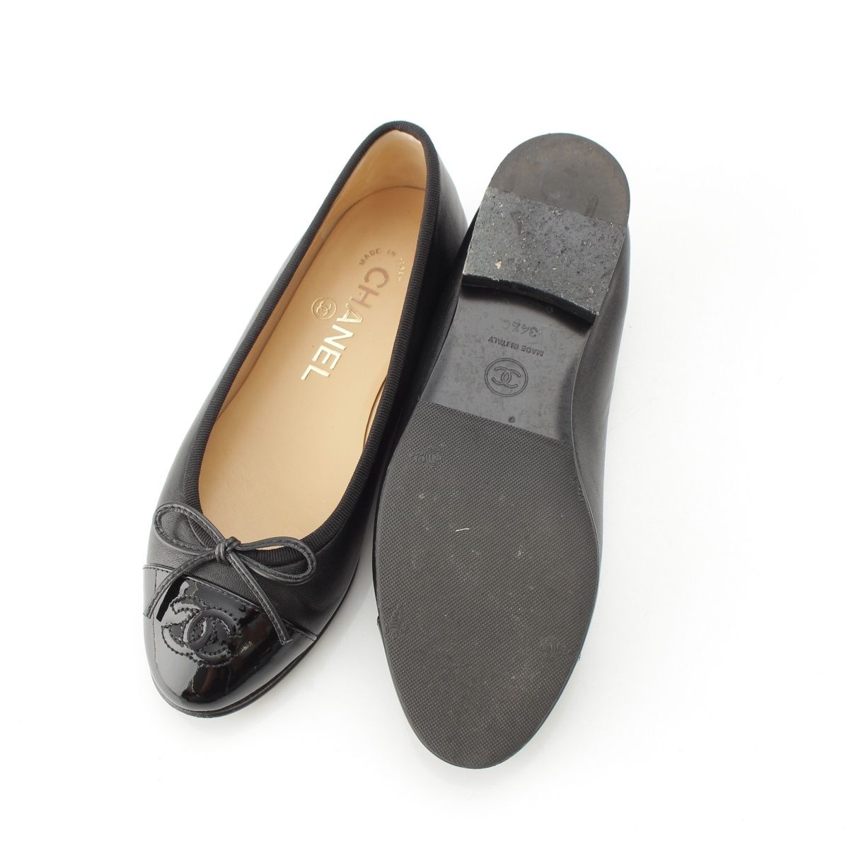 Chanel Leather CC Logo Flat Ballet Shoes Black — view 5