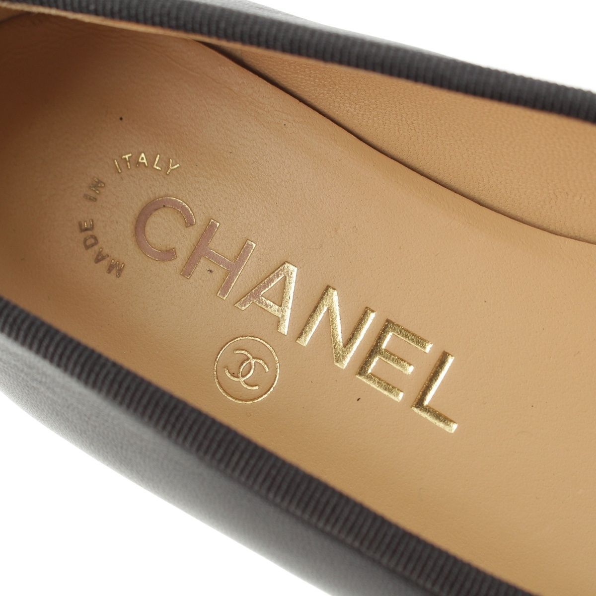 Chanel Leather CC Logo Flat Ballet Shoes Black — view 7