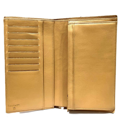 Chanel CC Logo Bifold Wallet Caviar Leather — view 3