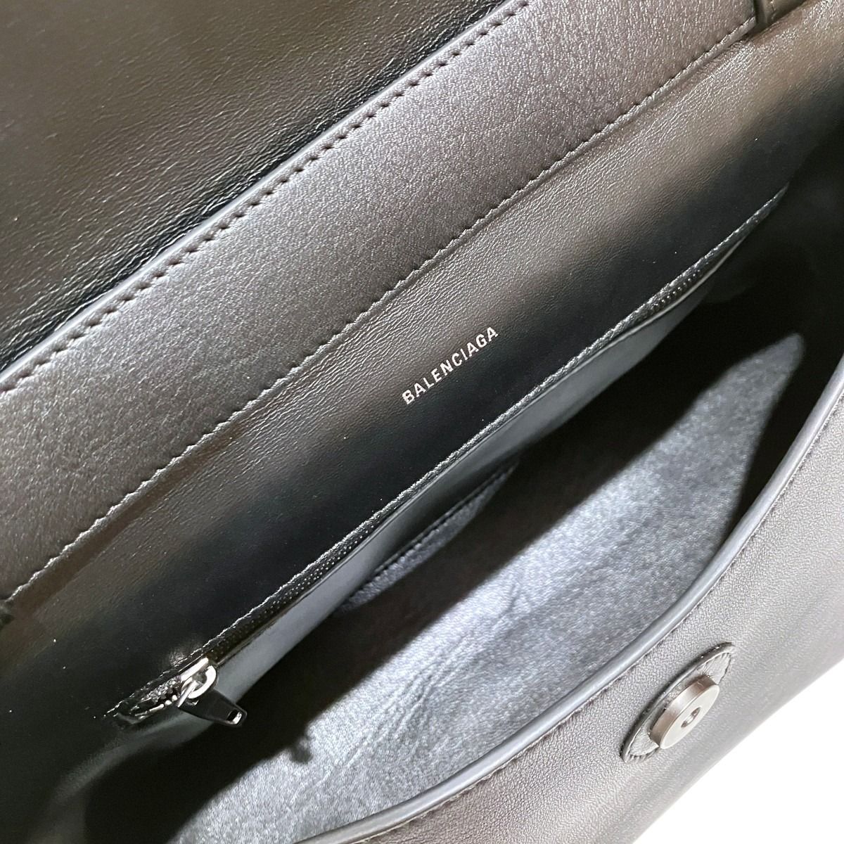 Balenciaga Downtown Shoulder Bag Leather — view 5