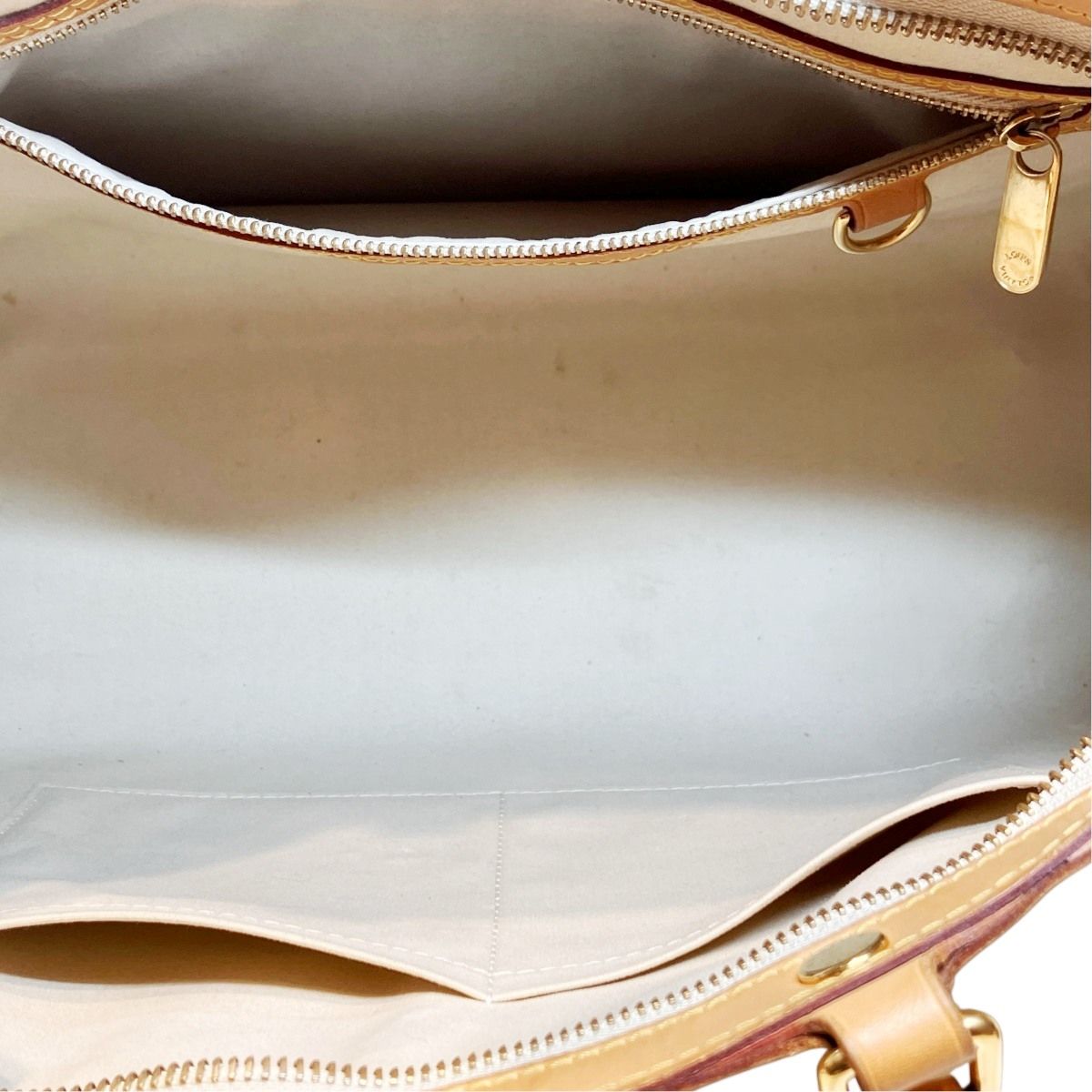 Louis Vuitton Blair MM Dunes Vernis Handbag Enamel — view 8