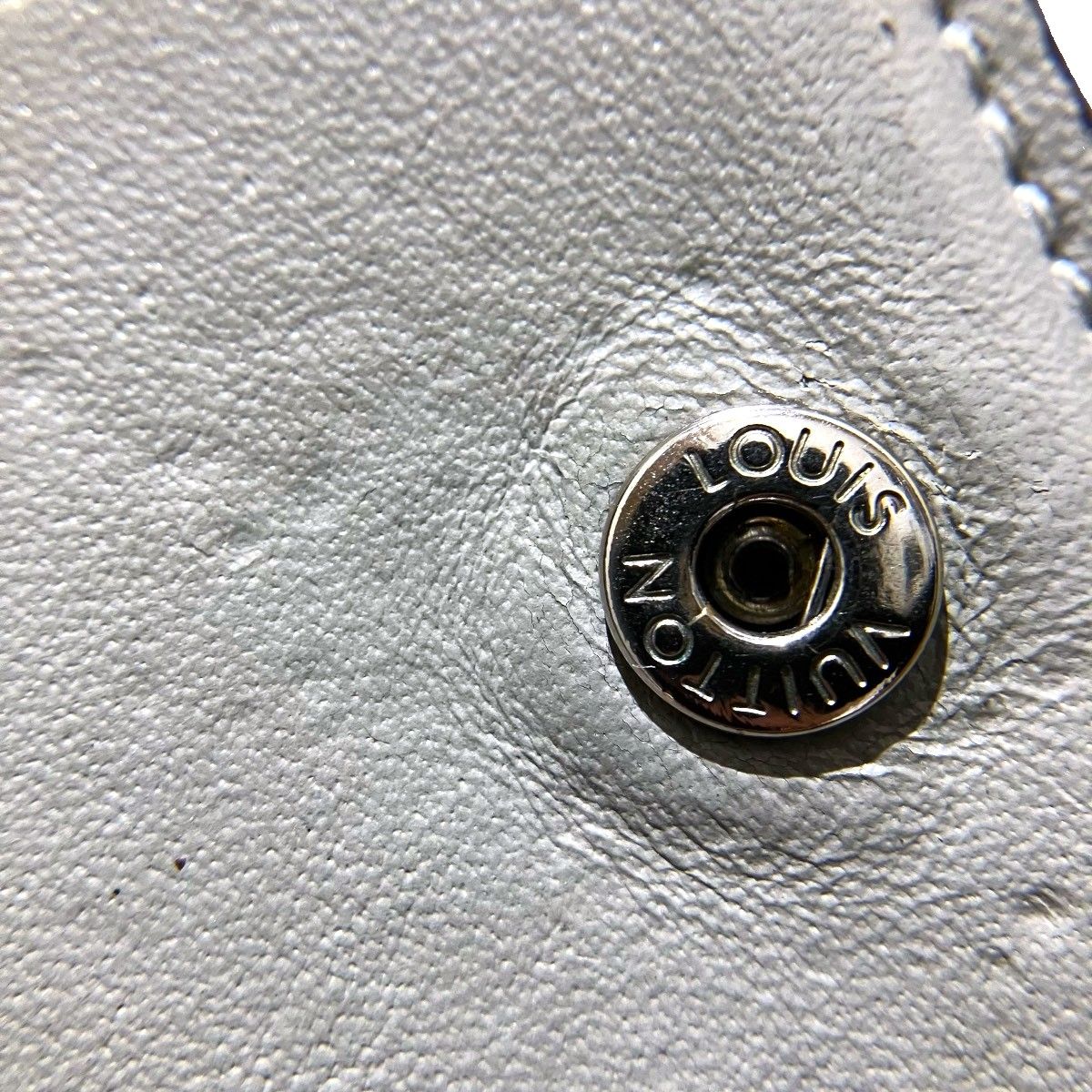 Louis Vuitton Portefeuille Clair Monogram Mahina Bi Foldwallet Leather Wallet — view 9