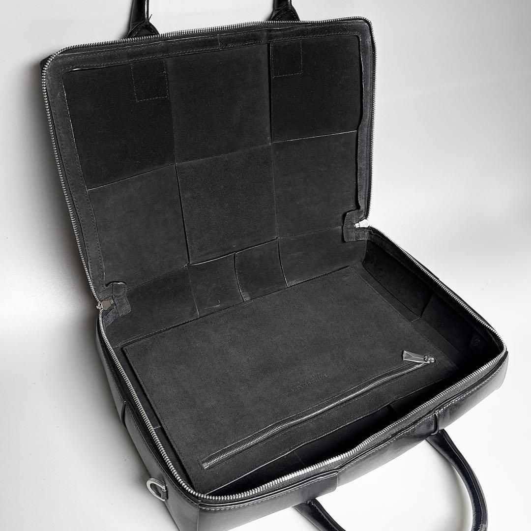Bottega Veneta Arco Briefcase Business — view 3