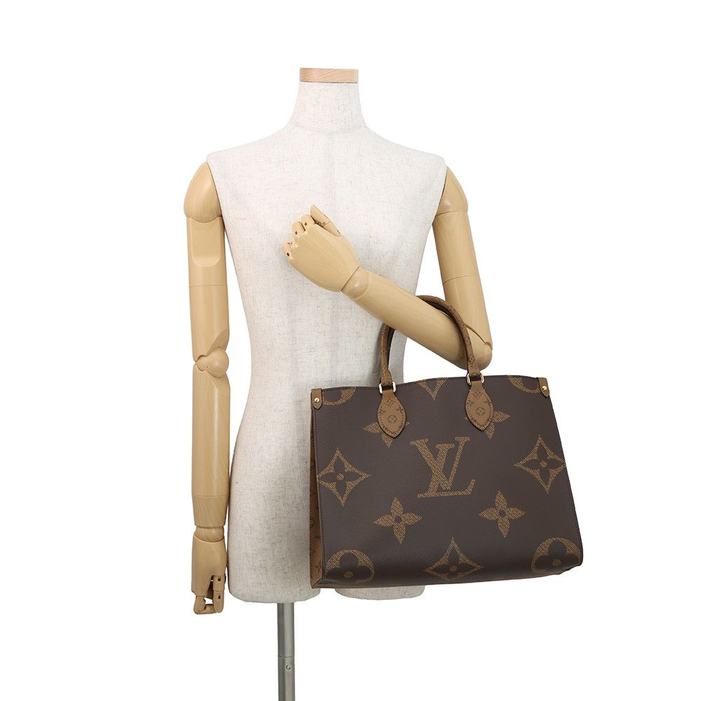 Louis Vuitton Tote Monogram Reverse Giant On The Go MM Handbag 2-Way — view 4