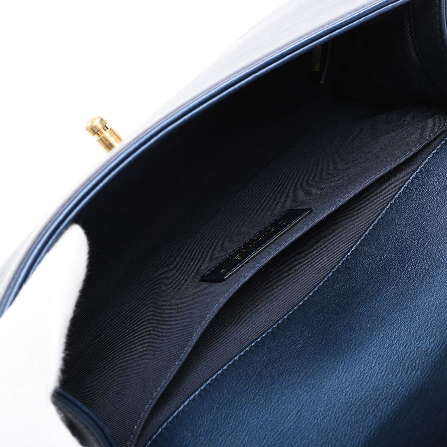 Chanel Shoulder Bag — view 4