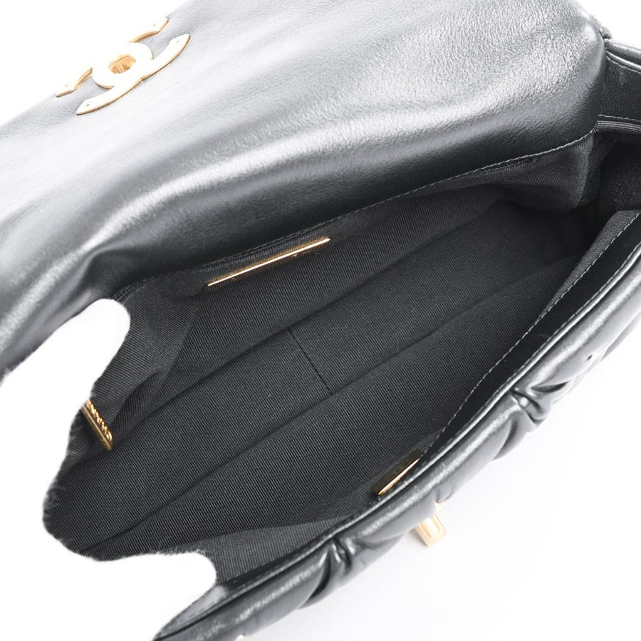 Chanel Shoulder Bag Black — view 4