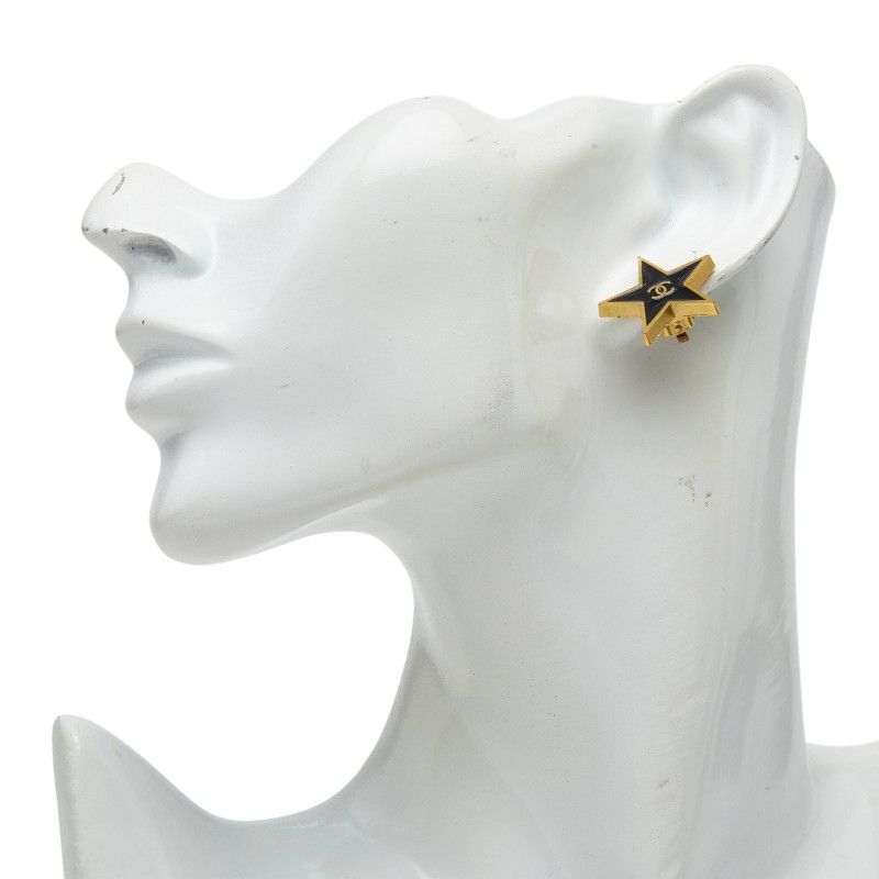 Chanel 01P CC Logo Star Motif Earrings 01 Black Gold Plated — view 5