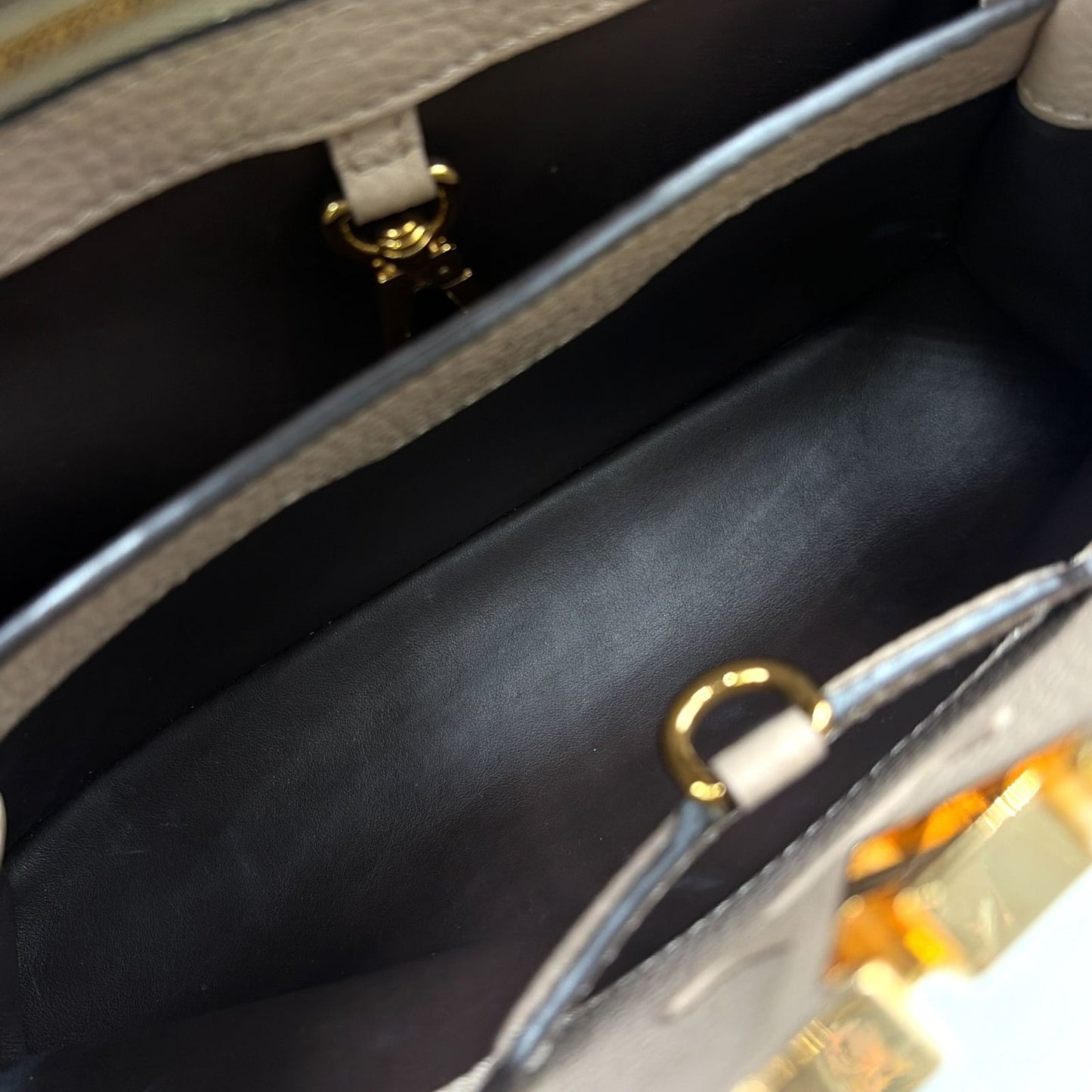Louis Vuitton Capucines BB 2-Way Correspondence Taurillon Leather Beige Handbag — view 5