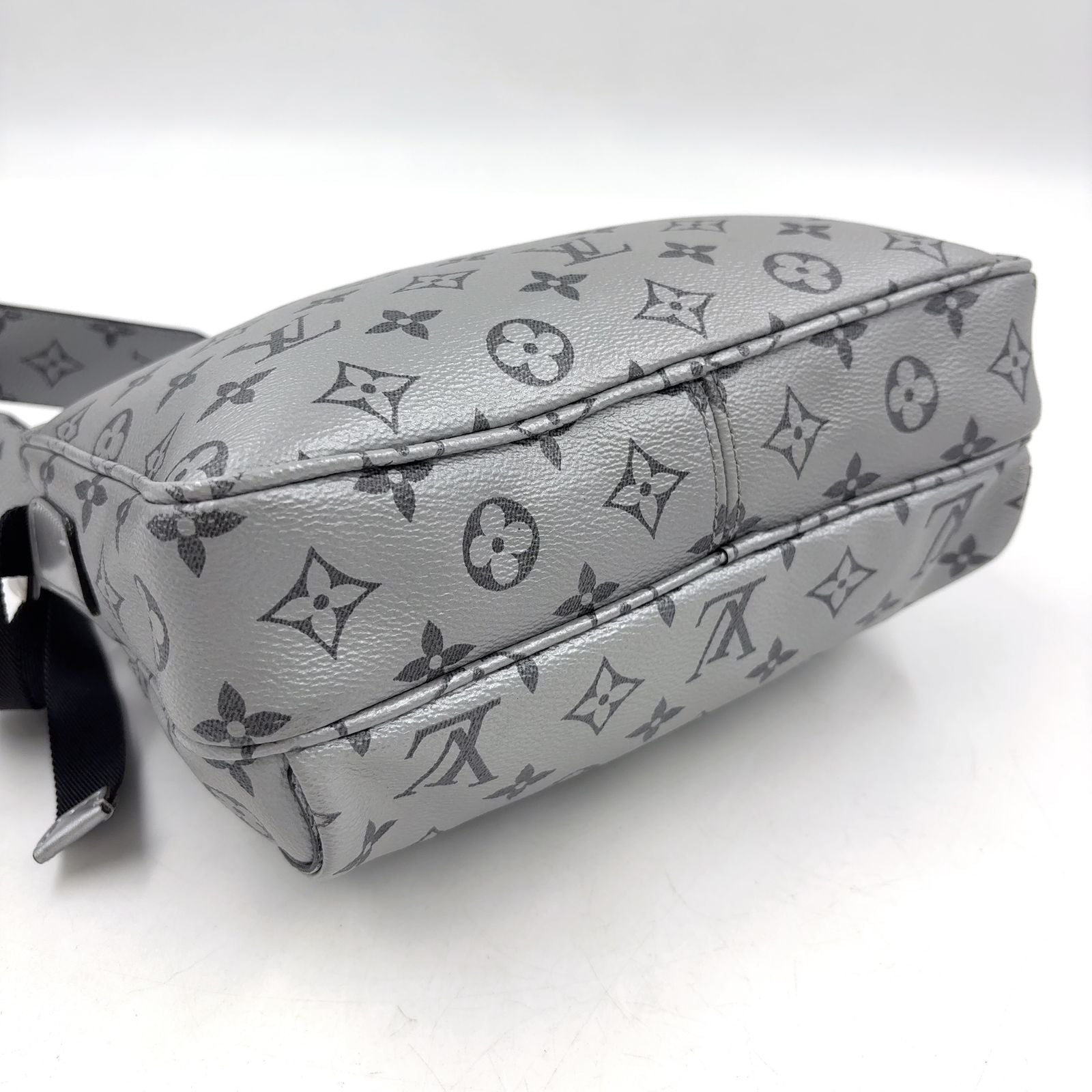Louis Vuitton PM Monogram Gray Silver Shoulder — view 8