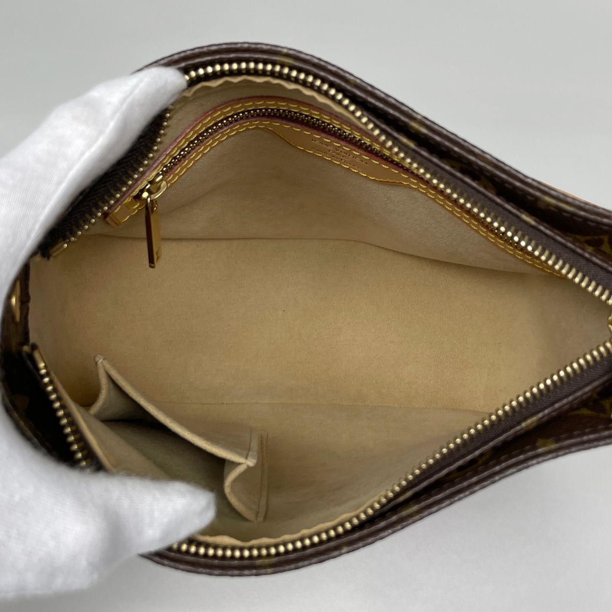Louis Vuitton Looping MM Shoulder Bag Monogram Brown — view 6