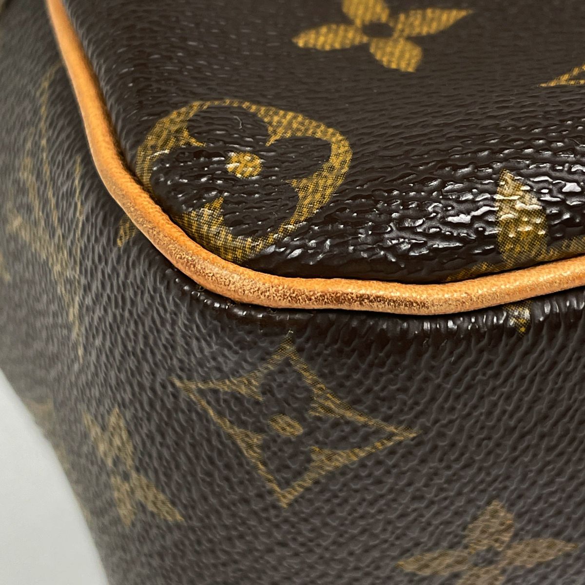 Louis Vuitton Cite MM Shoulder Bag Monogram Brown — view 3