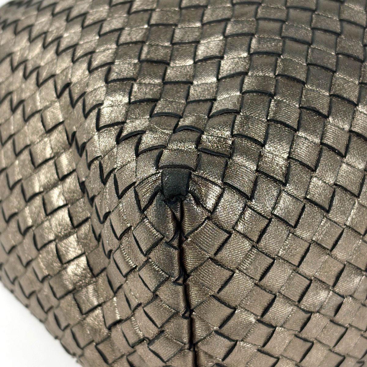 Bottega Veneta Shoulder Bag Intrecciato Leather Gold — view 3