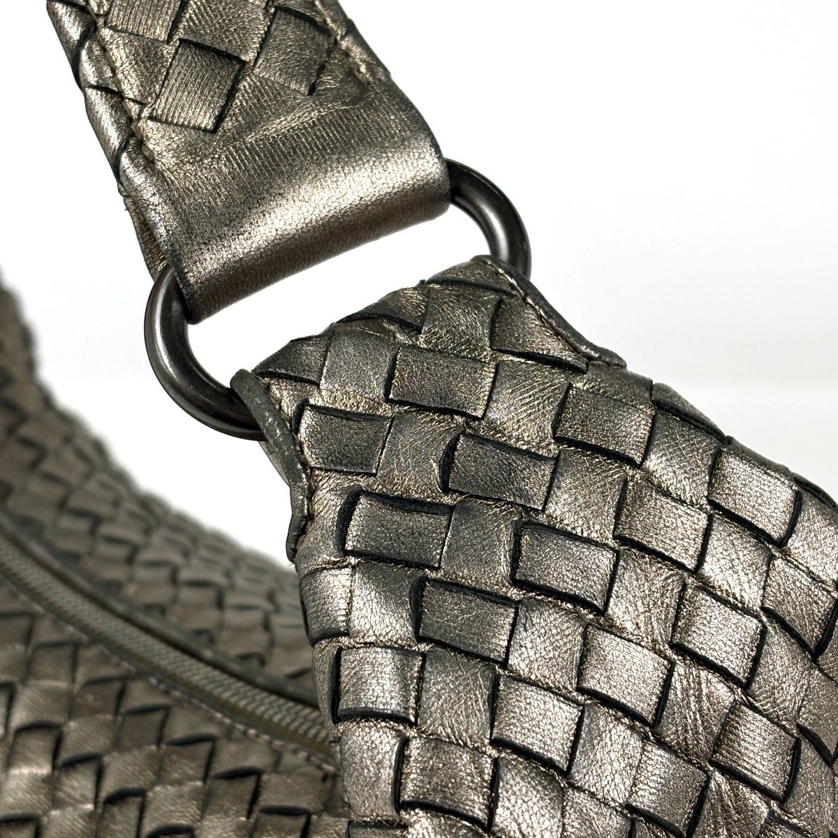 Bottega Veneta Shoulder Bag Intrecciato Leather Gold — view 4