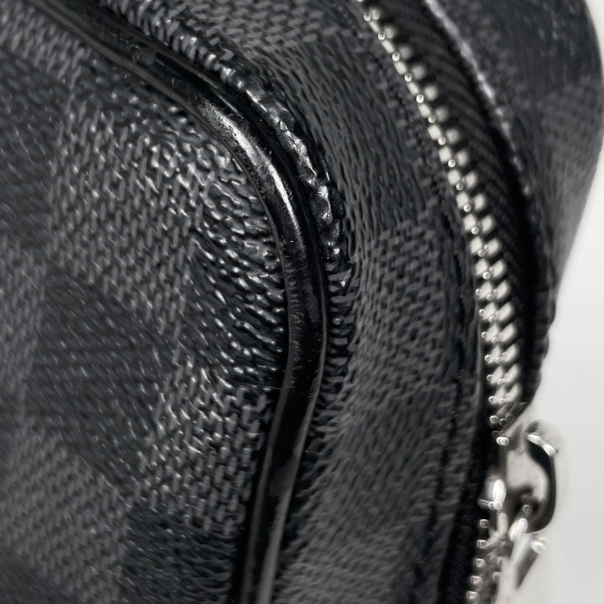 Louis Vuitton Pochette Secondbag Damier Graphite Noir Handbag — view 4