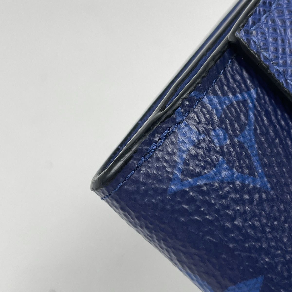 Louis Vuitton Discovery Compact Wallet Bi Foldwallet Taigarama Cobalt Blue — view 3
