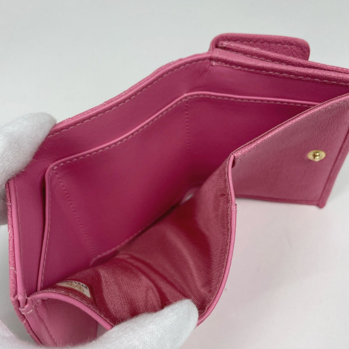 Chanel Trifold Wallet CC Logo Boy Small Caviar Leather Pink — view 5