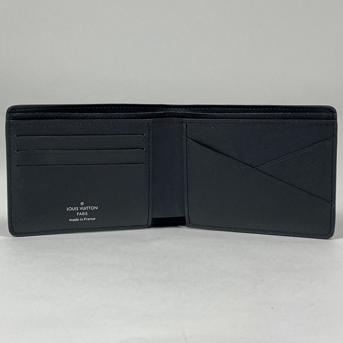 Louis Vuitton Portefeuille Multiple Fold Wallet Taiga Noir — view 6