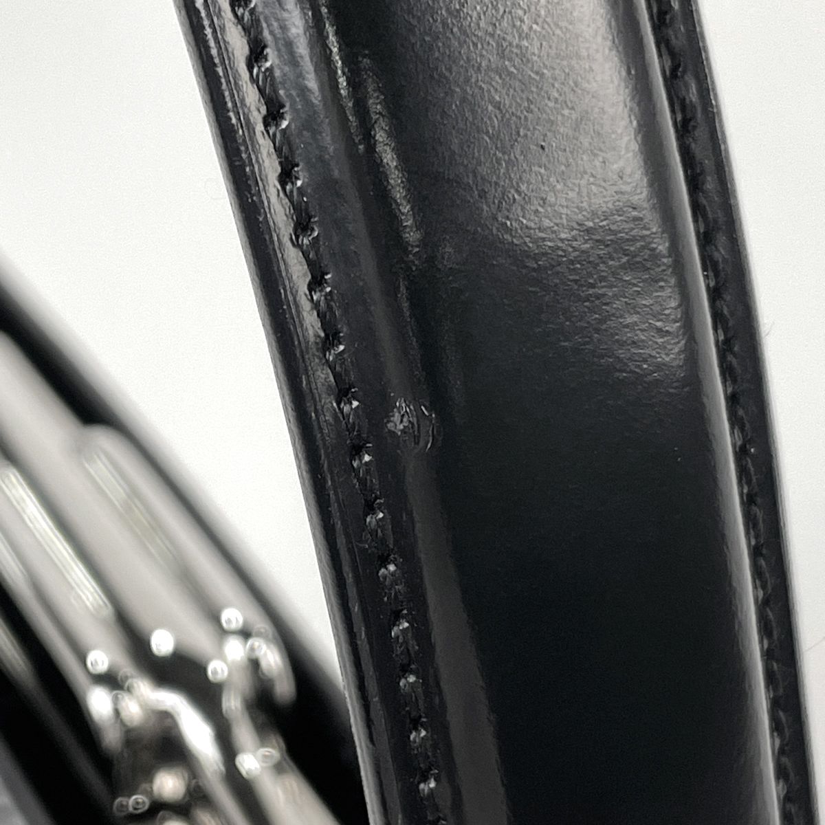 Cartier Handbag Kiss Lock Leather Black — view 5