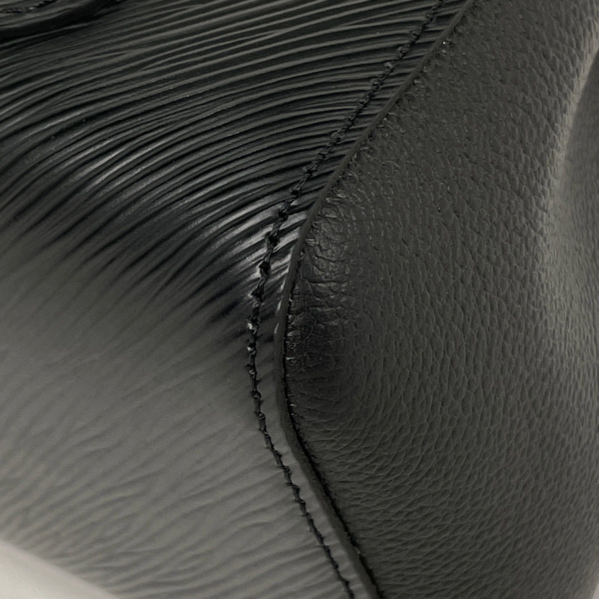 Louis Vuitton Marelle Tote BB Handbag Epi Noir — view 3