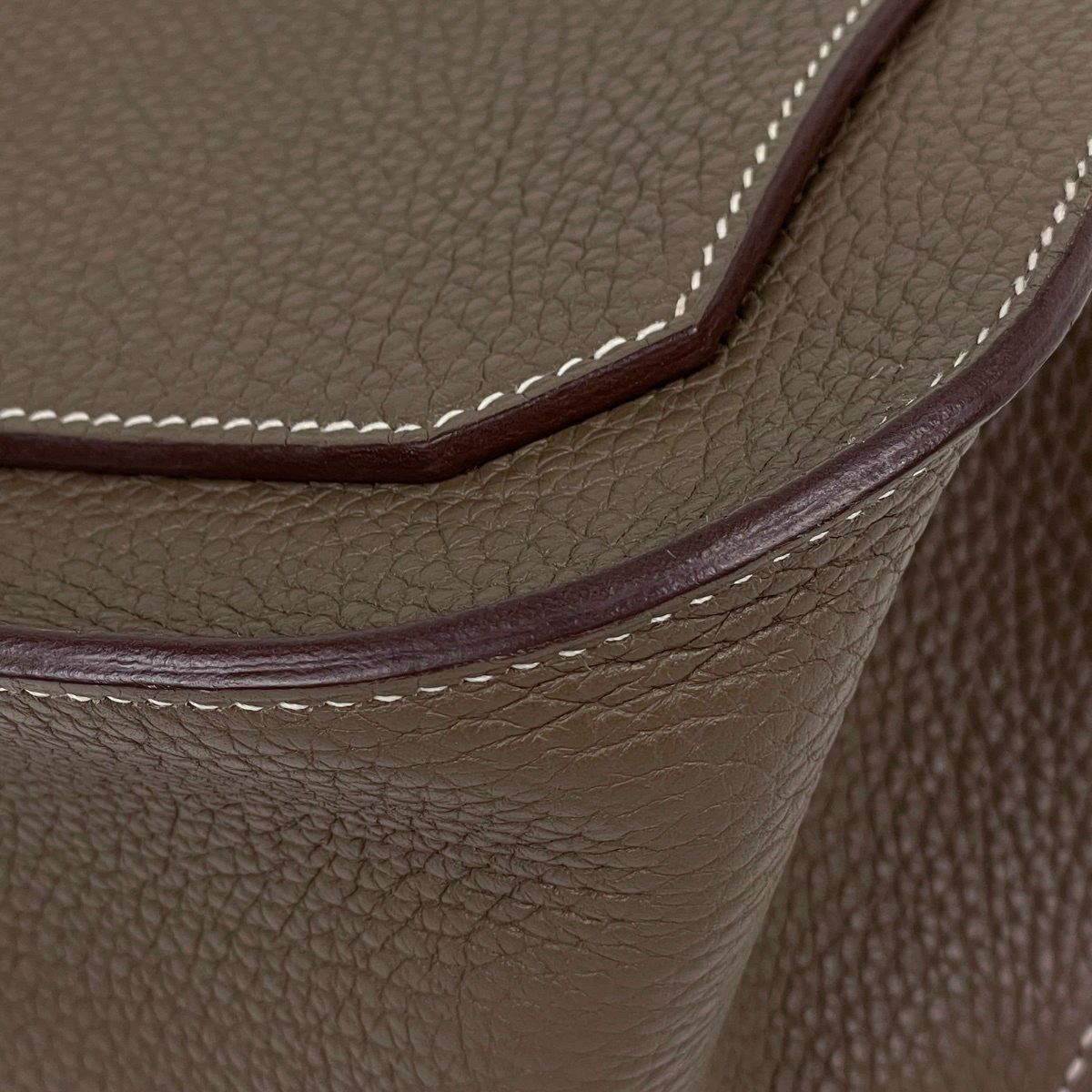 Hermes Gypsy 28 Shoulder Bag Taurillon Clemence Etoupe — view 3