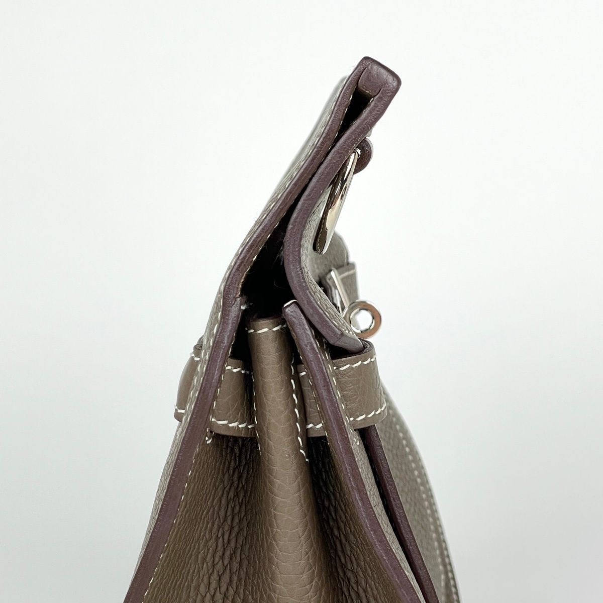 Hermes Gypsy 28 Shoulder Bag Taurillon Clemence Etoupe — view 4